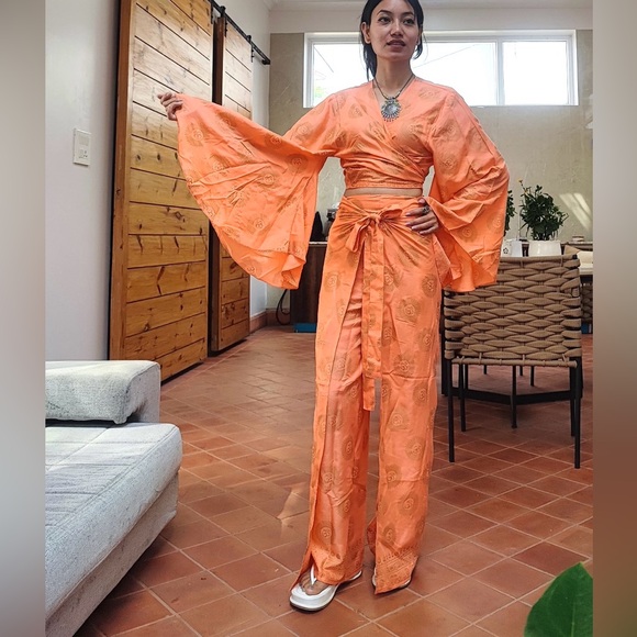 Wrap Around Wide Legged Pant and Butterfly Sleeves Open Front Top Set - Picture 4 of 6